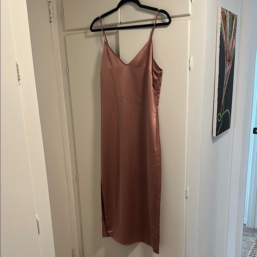 Trouve Satin Midi Dress in Rose Gold